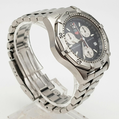 170 - A Tag Heuer Profession Ladies Diver Quartz Watch. Stainless steel strap and case - 35mm. Black dial ... 