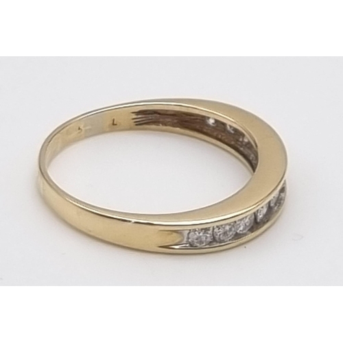 183 - A 9 K yellow gold half eternity diamond (0.55 carats) ring. Size: u, weight: 3.2 g.