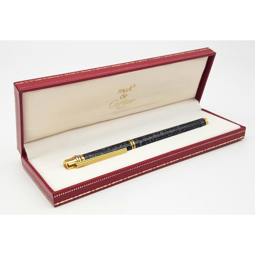 429 - A Must de Cartier Marble Effect Fountain Pen. 18K gold nib. Excellent condition, comes in original c... 