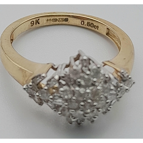 148 - A 9 K yellow gold cluster diamond (0.50 carats) ring. Size: J, weight: 2.8 g.