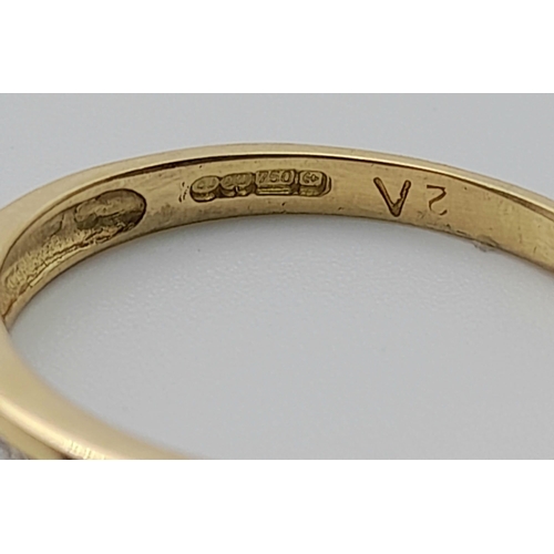 338 - An 18 K yellow gold half eternity diamond (0.25 carats) ring. Size: O, weight: 2.1 g.