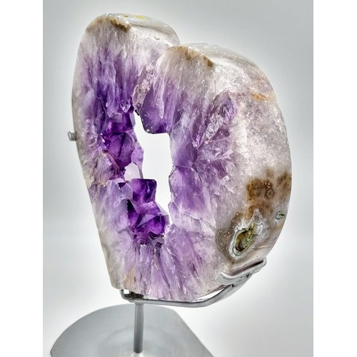 100 - A never seen before, truly magnificent AMETHYST specimen. Heart shaped, geode slice from Ametista do... 