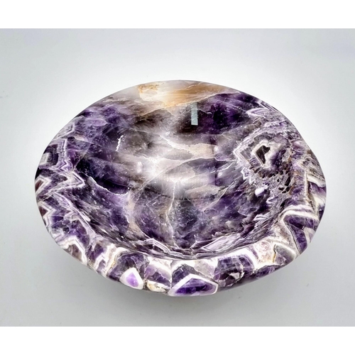 177 - A 1.78 kilogram Bluejohn Gemstone Bowl. 19cm diameter. Some imperfections - please see  photos but i... 