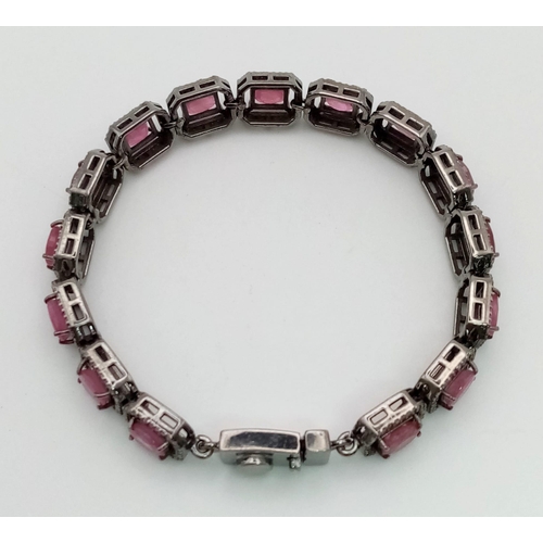 728 - Ruby Gemstone Bracelet in 925 Silver with rose cut diamonds in Pave Setting, 15 Rubies total, Length... 