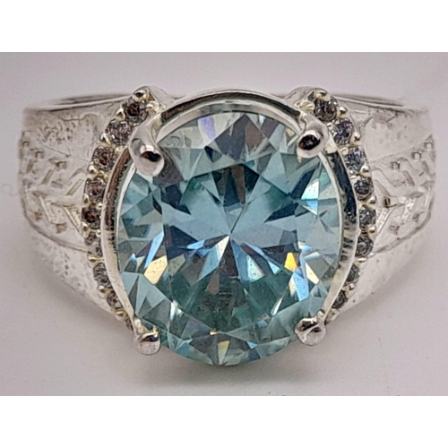 475 - Vintage style 925 silver 6cts Oval Moissanite Ring, size V