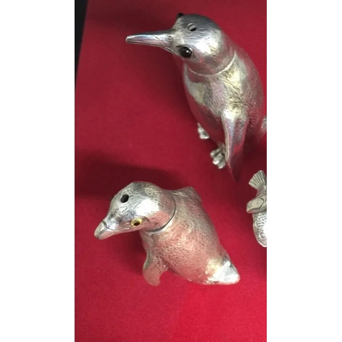 82 - Magnificent solid silver penguin mustard pot set William Comyns, London 1961. 
ELIZABETH II SILVER N... 