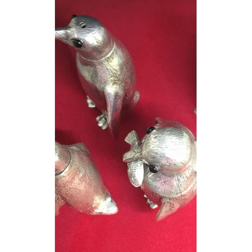 82 - Magnificent solid silver penguin mustard pot set William Comyns, London 1961. 
ELIZABETH II SILVER N... 