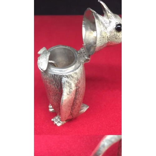 82 - Magnificent solid silver penguin mustard pot set William Comyns, London 1961. 
ELIZABETH II SILVER N... 