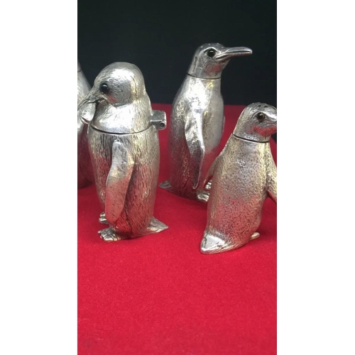 82 - Magnificent solid silver penguin mustard pot set William Comyns, London 1961. 
ELIZABETH II SILVER N... 