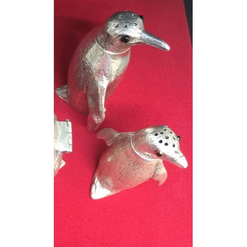 82 - Magnificent solid silver penguin mustard pot set William Comyns, London 1961. 
ELIZABETH II SILVER N... 