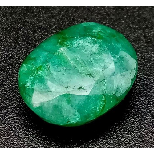 1260 - A 8.85ct  Green Beryl (Composite). Oval cut. Comes with a certificate.