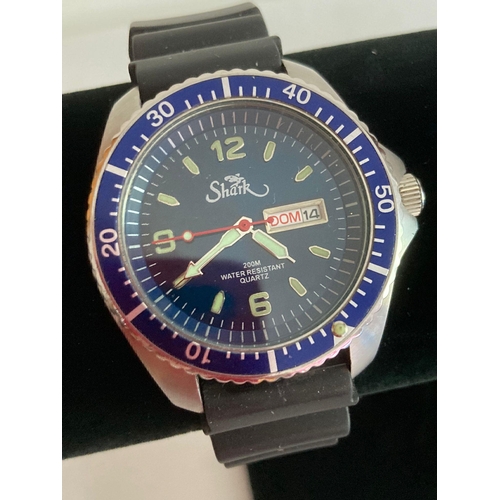 250 - SHARK DIVERS watch DAY/DATE model having blue face with luminous digits and hands, Red sweeping seco... 