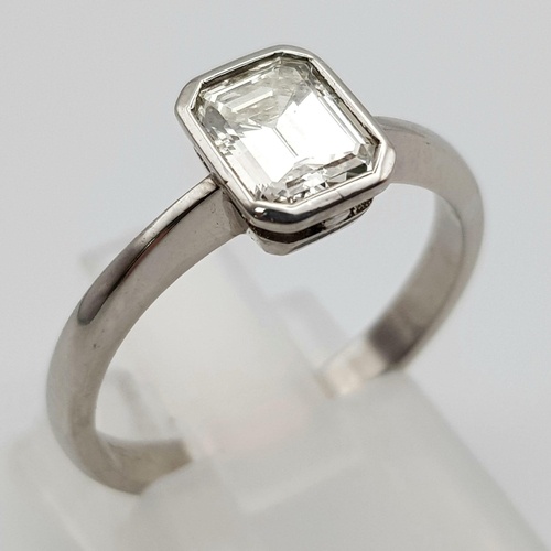 72 - A 950 Platinum Diamond Solitaire Ring. A Beautiful 1ct high quality bright emerald-cut diamond. Size... 