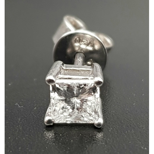 122 - 18K WHITE GOLD PRINCESS CUT DIAMOND STUD EARRING APPROX 0.50CT