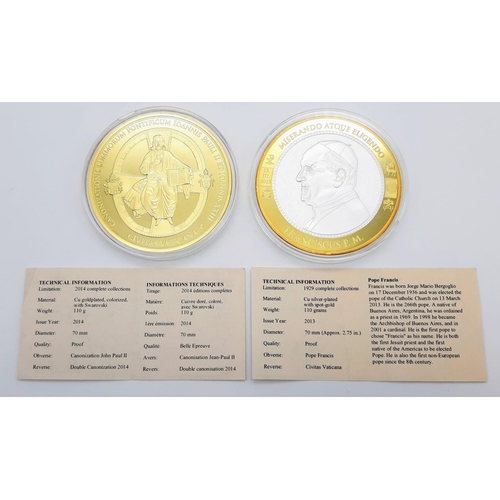 1038 - Two Large Papal Medallions With Certificates of Authenticity.
70mm  diameter.