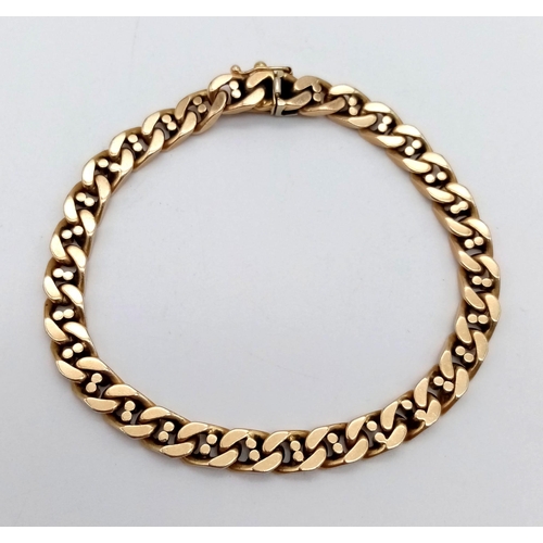 2 - An Artistic 9K Yellow Gold Complex Belcher Link Bracelet. 18cm. 22.8g.