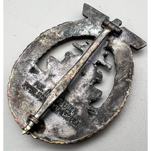 138 - A WW2 German Kriegsmarine High Seas Fleet Badge. Maker: Schwerin, Berlin.