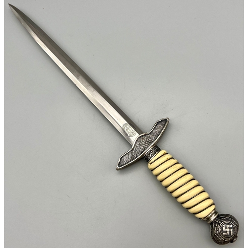 89 - A WW2 German 2nd Model Luftwaffe Dagger by: Paul Weyersberg Solingen & Co. V.G.C.