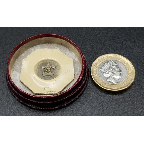 436 - AN ANTIQUE FRENCH ROYAL SEAL IN A ROUND BOX.