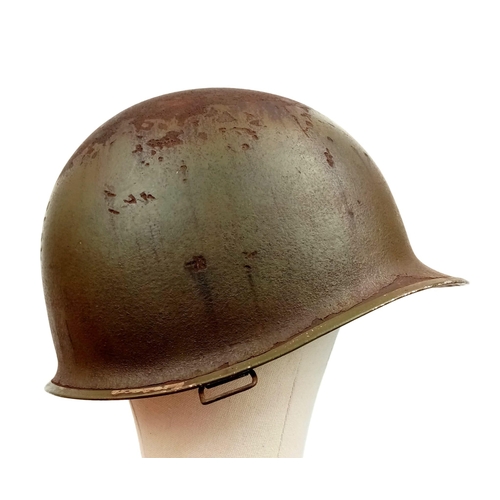 82 - A WW2 US 2nd Armoured Division Front Split Swivel Bale M1 Helmet.