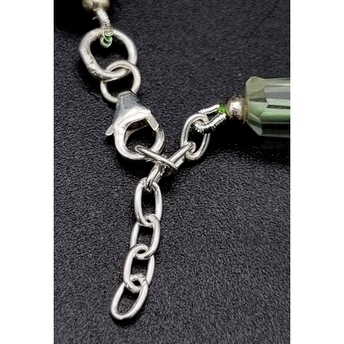 1066 - A 265ct Green Amethyst Gemstone Lariat Style necklace with pendant drop - 4 and 48cm.