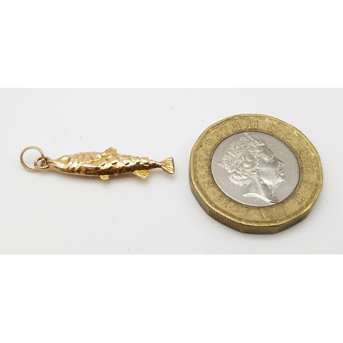 1245 - A 9K Yellow Gold Fish Pendant or Charm. 22mm.