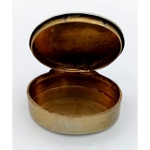 424 - AN ENAMELLED SMALL SNUFF OR PILL BOX.  3cms  10.8gms