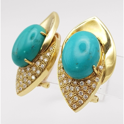 1285 - A SUPERB PAIR OF 18K GOLD DIAMOND AND TURQUOISE CLIP EARRINGS.  18.7gms   0.60ct