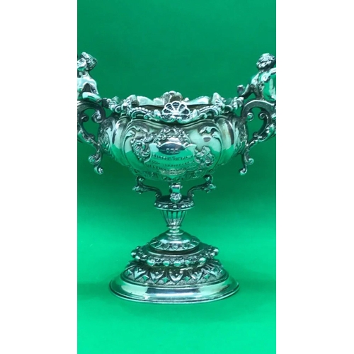 942 - A large antique solid silver centrepiece bowl ,London 1893
 CARRINGTON & CO

Inscribed the salters c... 