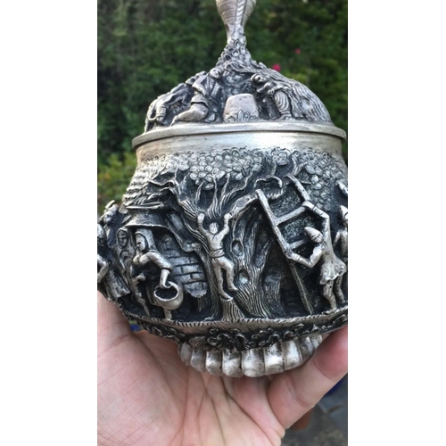 1084 - A large early 20th century extraordinary Persian Islamic solid silver lidded bowl 


Outstanding car... 