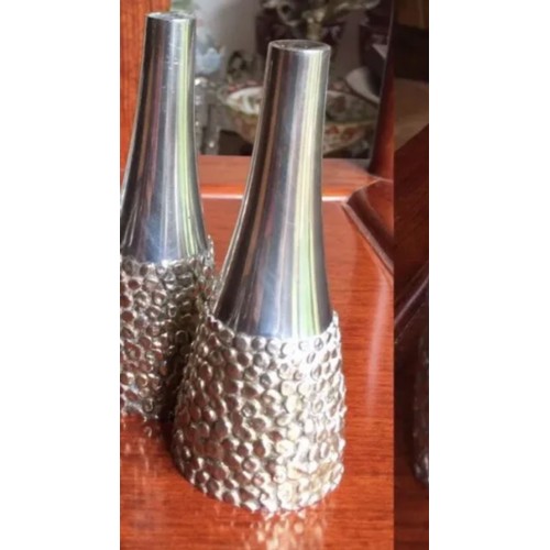 1265 - A set of  Solid Silver Salt & Pepper Shakers London dated 1969 silversmith Stuart Devlin .London 
SI... 