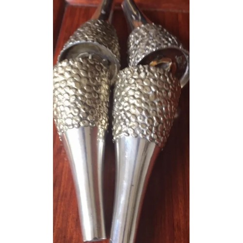 1265 - A set of  Solid Silver Salt & Pepper Shakers London dated 1969 silversmith Stuart Devlin .London 
SI... 