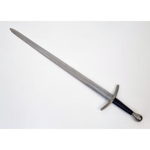 829 - Superb Condition Medieval Re-enactment Quality Broadsword, Steel Blade and Pommel 1metre Length Doub... 