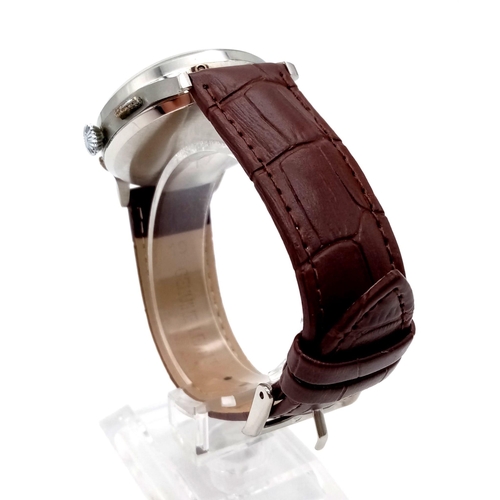 564 - A Vintage Angelus Chronodato Gents Watch. Brown leather strap. Stainless steel case - 38mm. White di... 