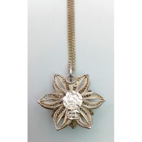 1186 - A Vintage Silver Filigree Flower Shape Pendant (2.5cm Diameter) Necklace 46cm Length Chain in Presen... 