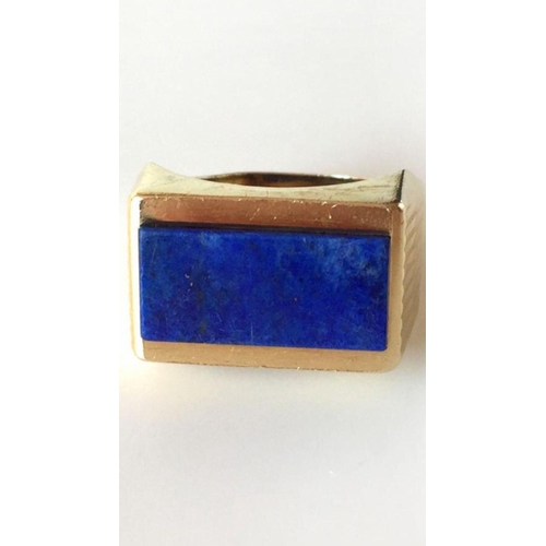 71 - An antique 18k solid gold lapis unisex ring 
Superb condition 
Size 9 
Fully hallmarked 
Weight 8 gr... 