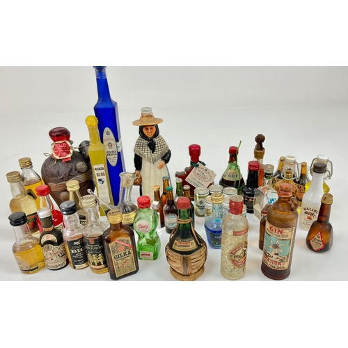 1043 - A Potpourri selection of rare and eclectic miniatures.  See photos for more information.