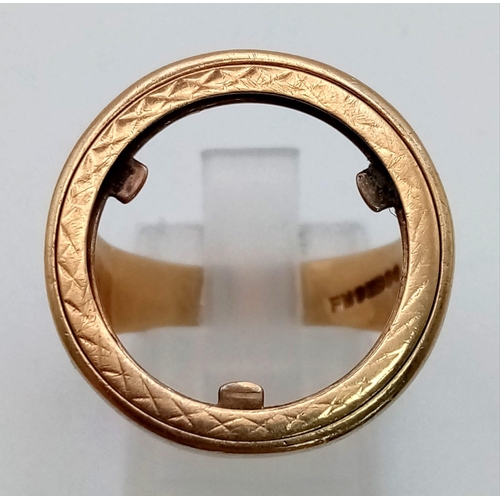 710 - 9K YELLOW GOLD HALF SOVEREIGN RING MOUNT, WEIGHT 6.4G SIZE S