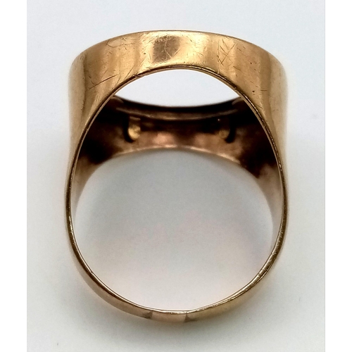 710 - 9K YELLOW GOLD HALF SOVEREIGN RING MOUNT, WEIGHT 6.4G SIZE S