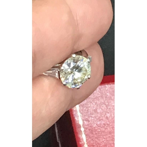 85 - A SPECTACULAR CARTIER PLATINUM RING 3.8ct CUT DIAMOND VS2 

One round brilliant cut diamond cartier ... 