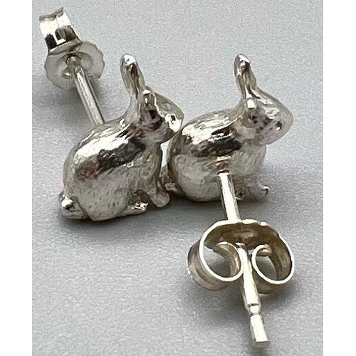 1077 - PAIR OF ALEX MONROE STERLING SILVER RABBIT BUNNY STUD EARRINGS 2.4G