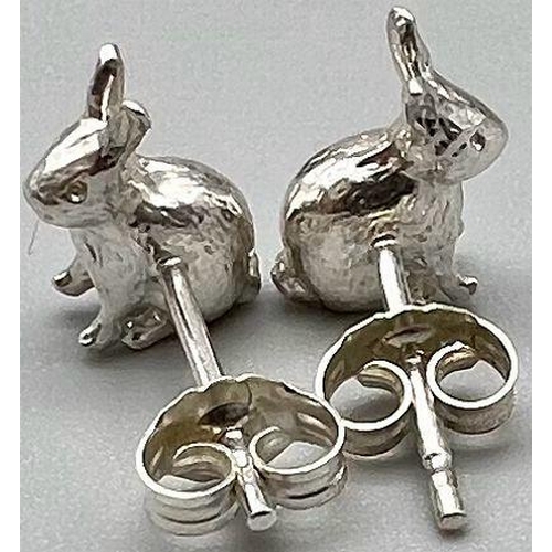 1077 - PAIR OF ALEX MONROE STERLING SILVER RABBIT BUNNY STUD EARRINGS 2.4G