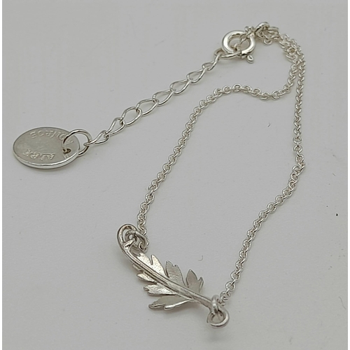 1096 - ALEX MONROE STERLING SILVER FERN BRACELET, WEIGHT 1.4G AND EXPANDABLE CHAIN