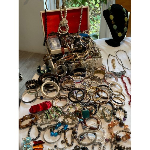 750 - AN ENORMOUS COLLECTION of QUALITY JEWELLERY, together with a colossal selection of BRACELETS and BAN... 