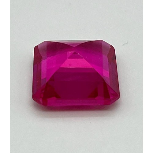 981 - A 30ct Princess-Cut Ruby Red Coloured Gemstone. 16 x 16mm. No certificate so as found.