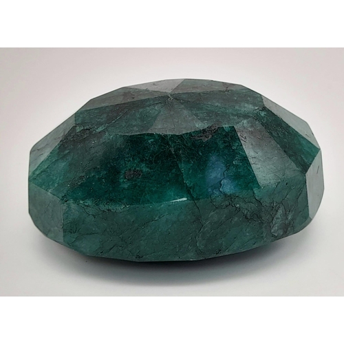 1496 - A 393.45ct Mixed Cut Emerald. Oval Shape. GLI Certified.