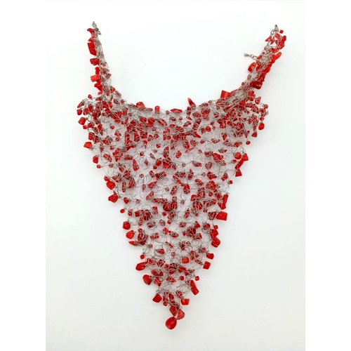 210 - A beautiful and substantial red coral bib necklace. Drop: 20 cm, total weight: 110g. For the one who... 