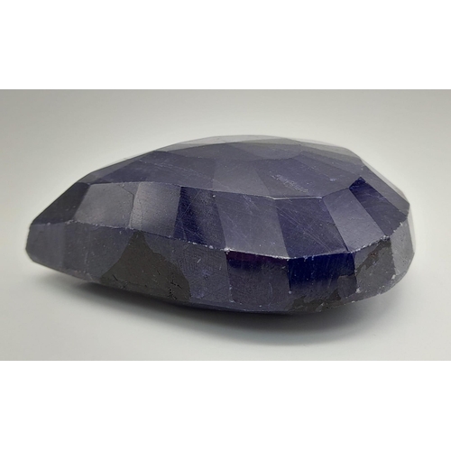 861 - A 1023ct Huge Teardrop-Shaped Blue Sapphire. GLI Certified. 204g