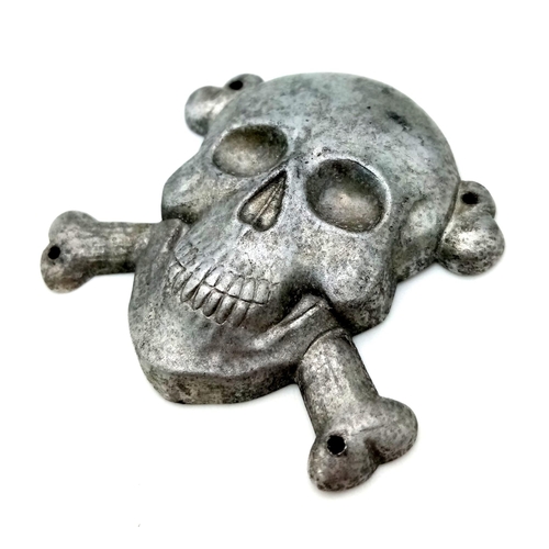 366 - A WW2 Italian Republica Social Italiana (R.S.I) Beret Skull Badge.