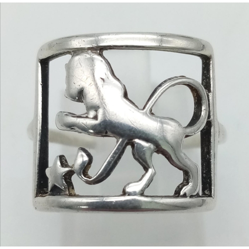 865 - Vintage Silver Filigree Lion Emblem Ring Size O-16mm Wide